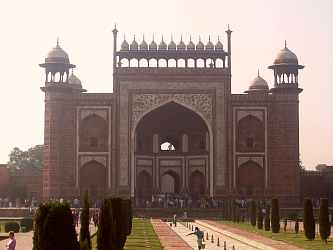 taj06.jpg (9273 Byte)