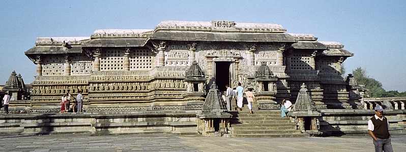 belur02.jpg (42556 Byte)