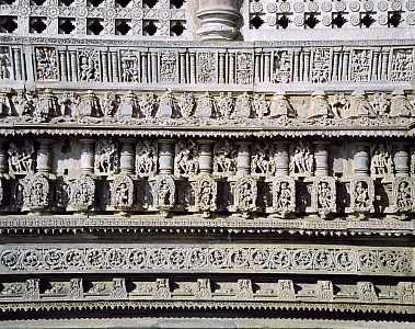 belur04.jpg (35989 Byte)