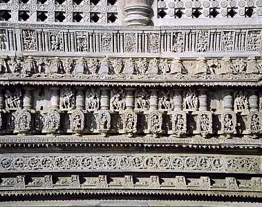 belur04.jpg (35989 Byte)