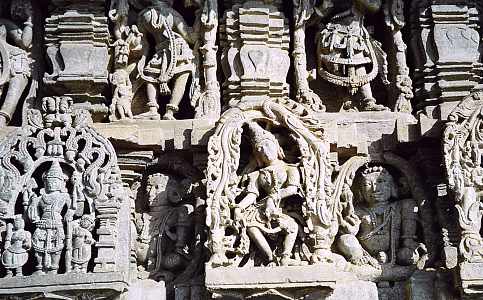 belur05.jpg (39871 Byte)