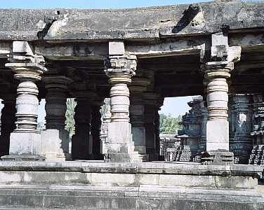 belur14.jpg (23781 Byte)